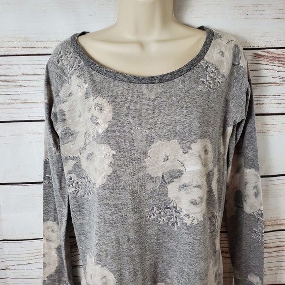 American Eagle | Floral Print Heathered LS Top - Picture 5 of 8